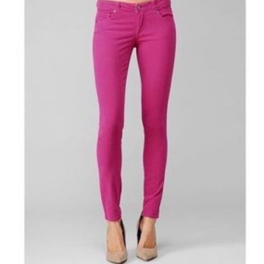 ⭐️Paige bright pink skinny jeans - size 32